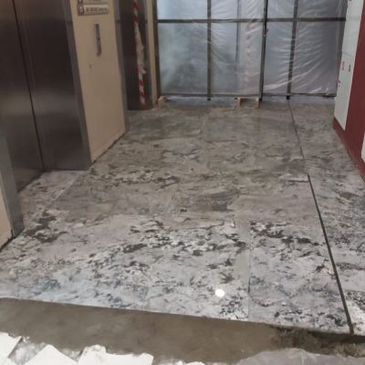 Montaz_pola_granit_1